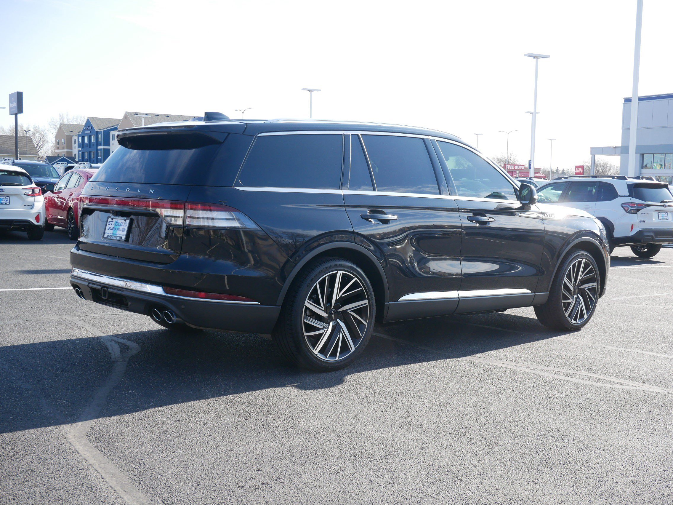 Used 2025 Lincoln Aviator Reserve w/ Equipment Group 201A image 7