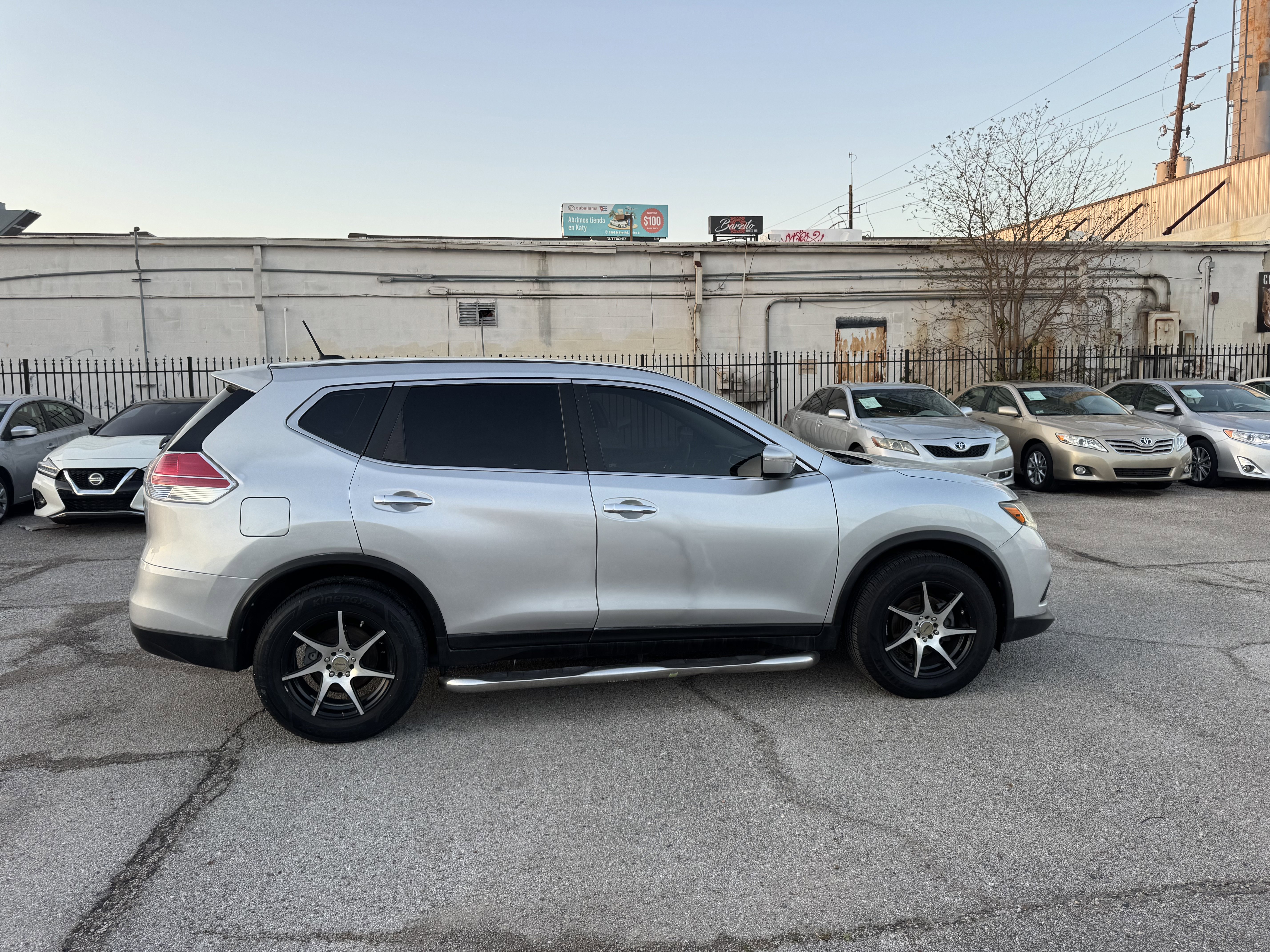Used 2015 Nissan Rogue S image 9