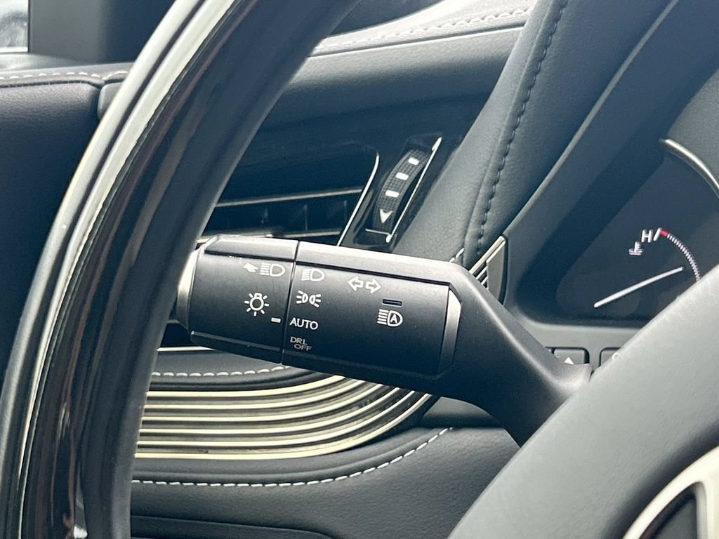 Used 2022 Lexus LS 500 w/ Interior Upgrade Package RWD image 26
