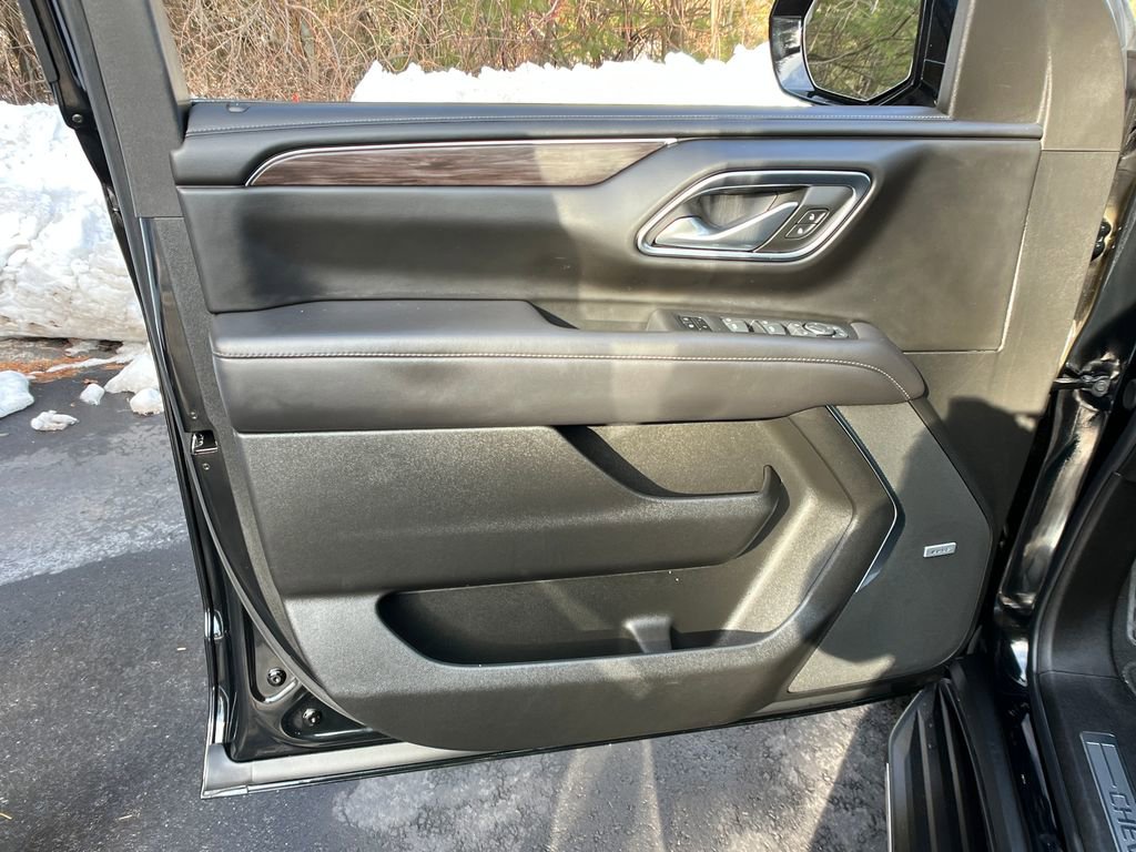 Used 2024 Chevrolet Tahoe LT w/ Luxury Package image 11