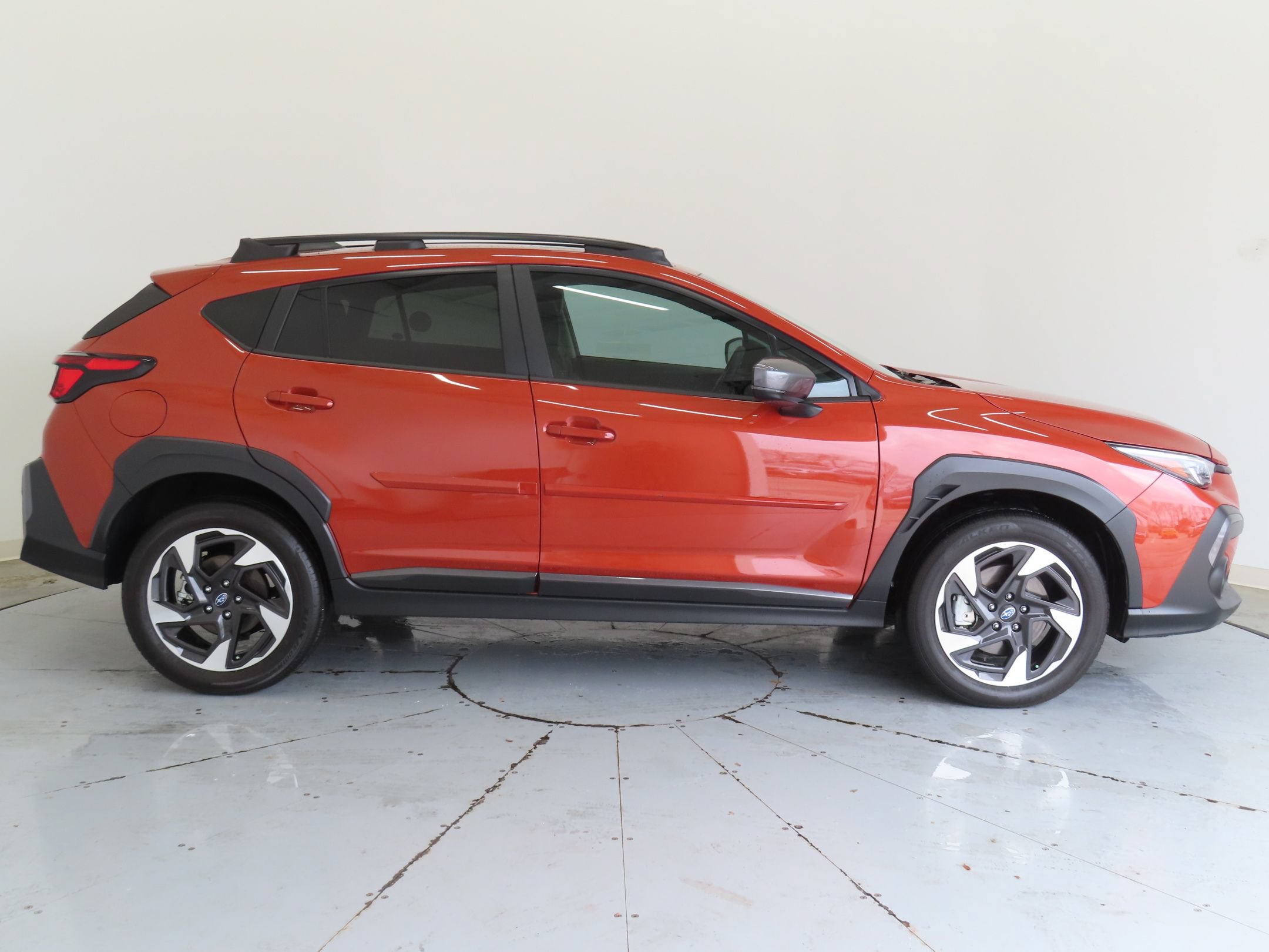 Used 2025 Subaru Crosstrek 2.5i Limited w/ Crosstrek Mirror Package AWD/4WD image 2
