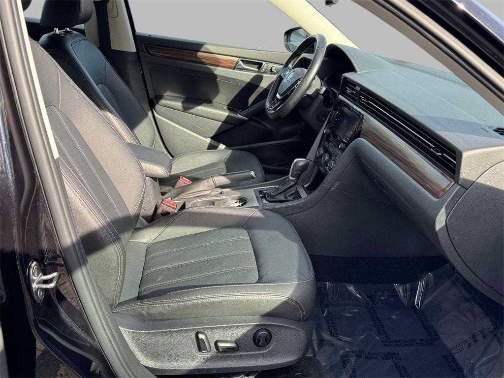 Used 2020 Volkswagen Passat 2.0T SEL image 15