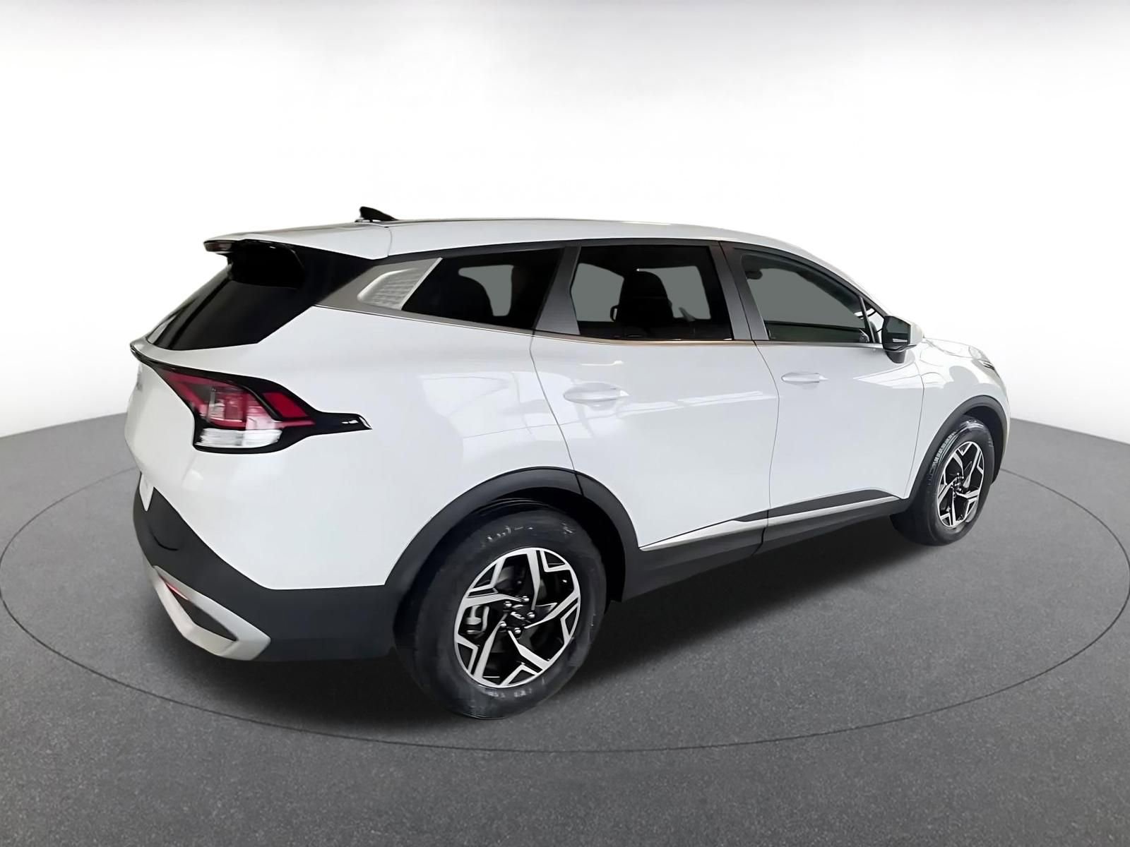 Used 2025 Kia Sportage LX image 15