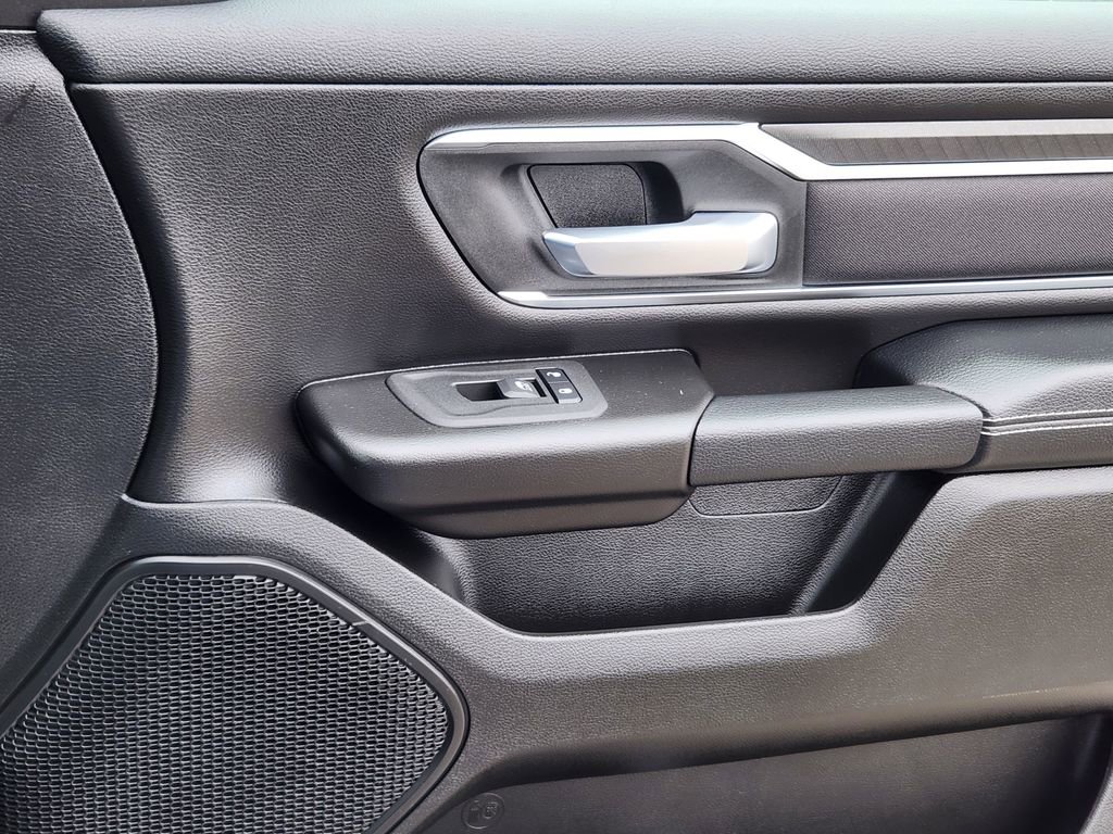 Used 2025 RAM 1500 Big Horn AWD/4WD image 13
