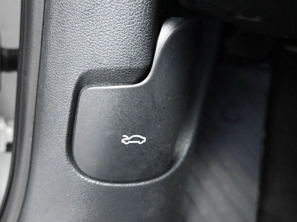 Used 2022 Audi A4 2.0T Premium image 29