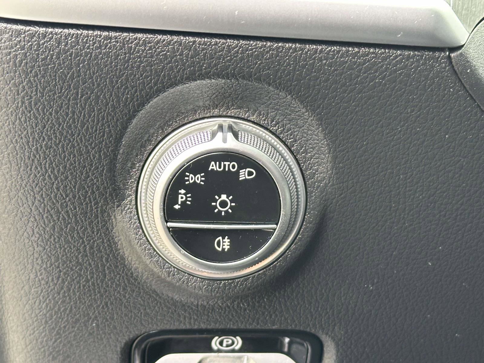 Used 2022 Mercedes-Benz C 300 4MATIC Sedan image 22