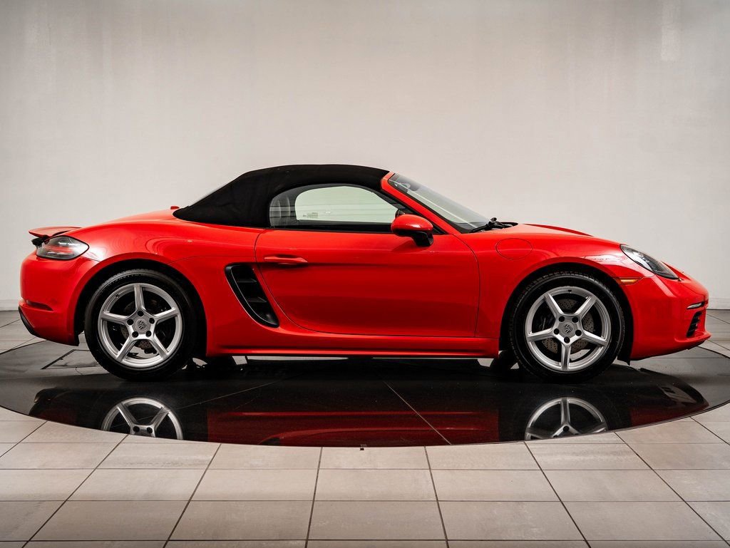 Used 2021 Porsche 718 Boxster image 9