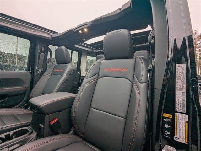 Used 2026 Jeep Wrangler Unlimited Rubicon w/ Technology Group image 9