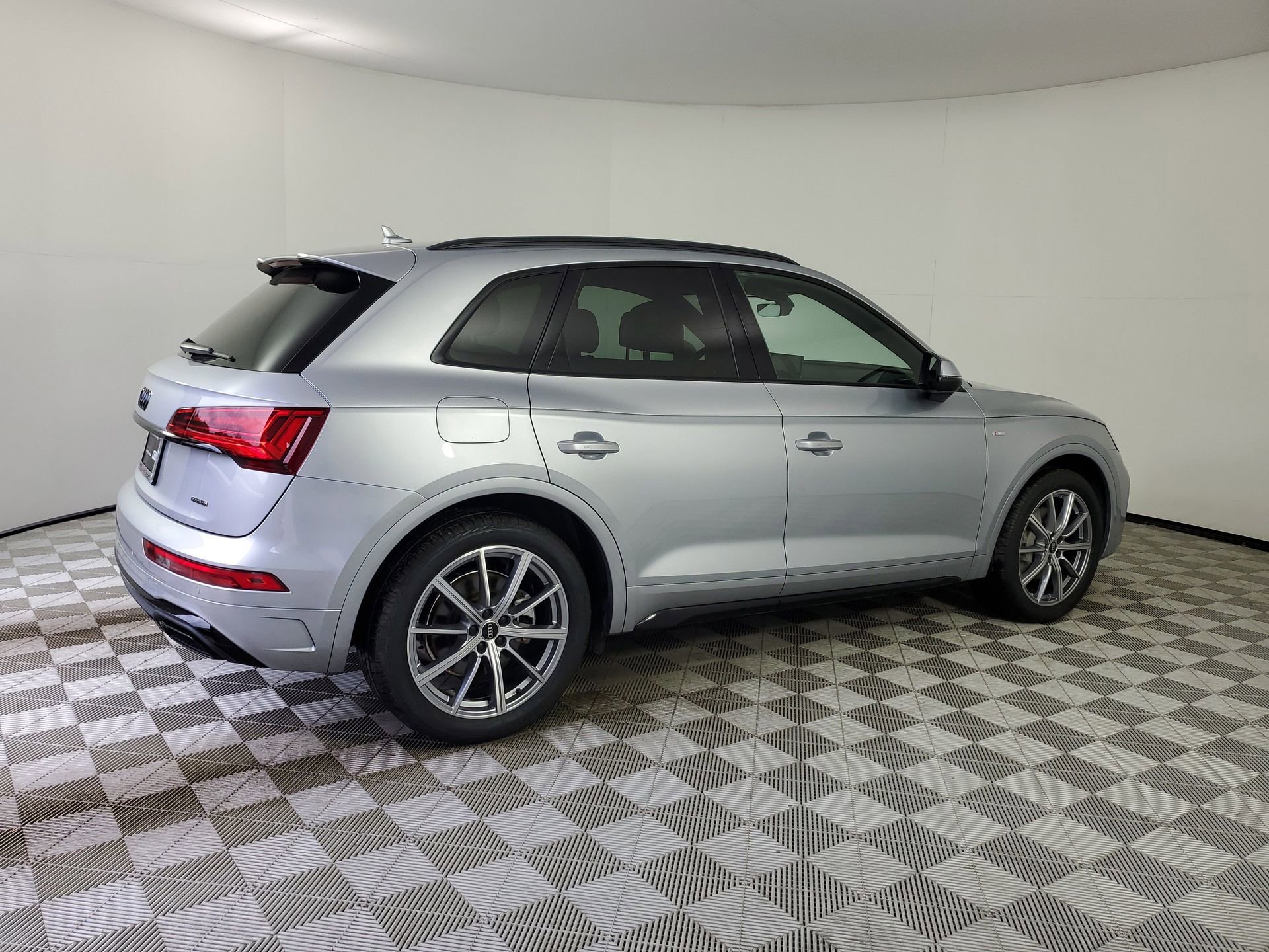 Certified 2023 Audi Q5 e Premium Plus w/ Premium Plus Package image 11