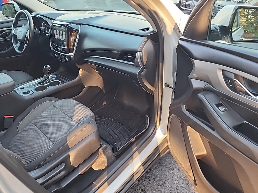 Used 2018 Chevrolet Traverse LT AWD/4WD image 24
