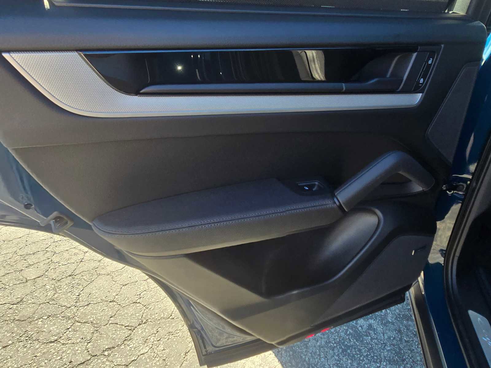 Used 2024 Porsche Cayenne image 20