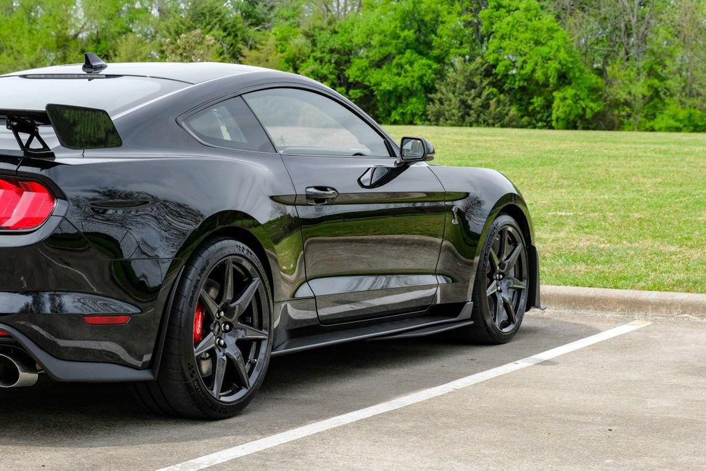 Used 2020 Ford Mustang Shelby GT500 w/ Carbon Fiber Track Pack RWD image 14