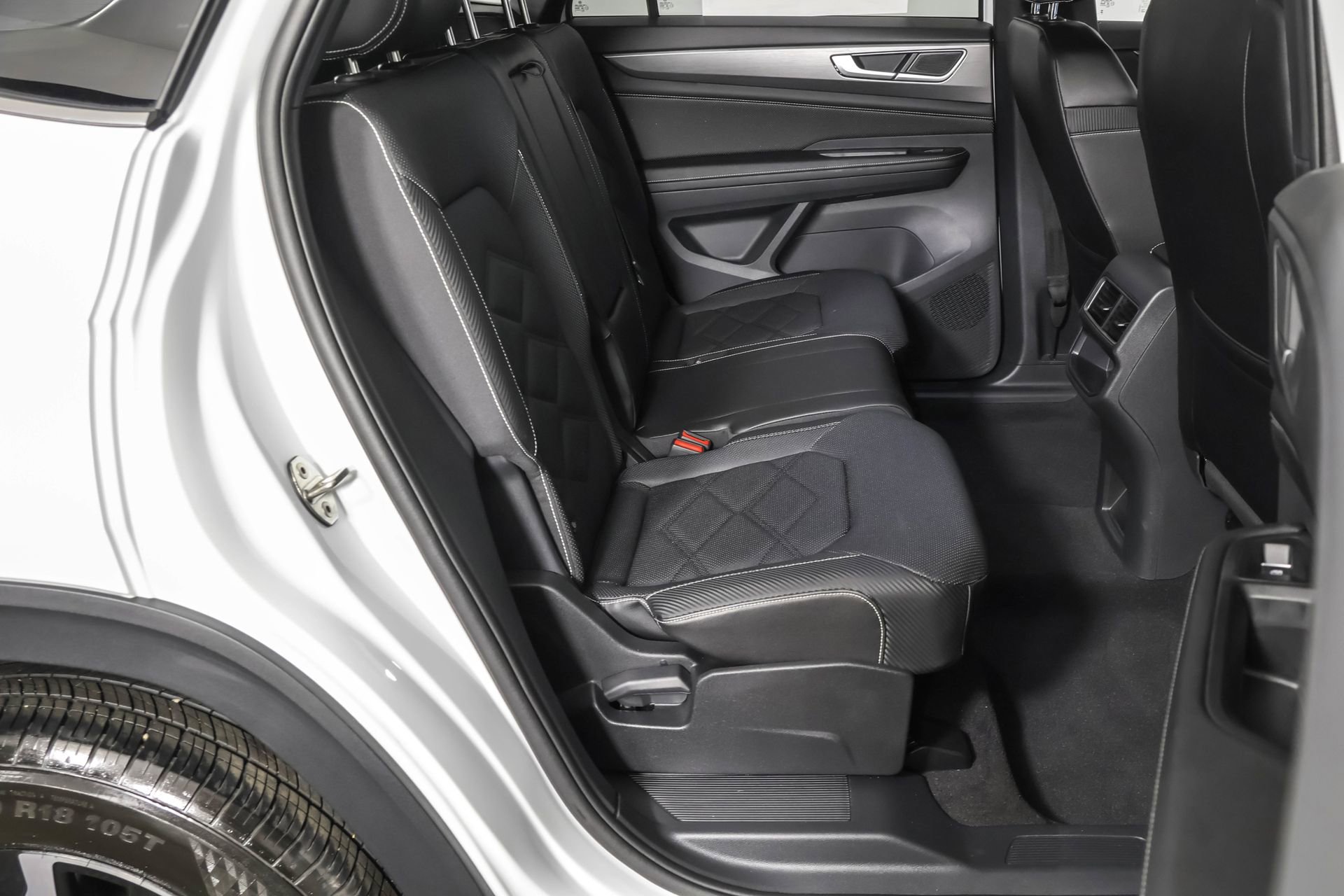 Used 2024 Volkswagen Atlas Cross Sport SE image 38