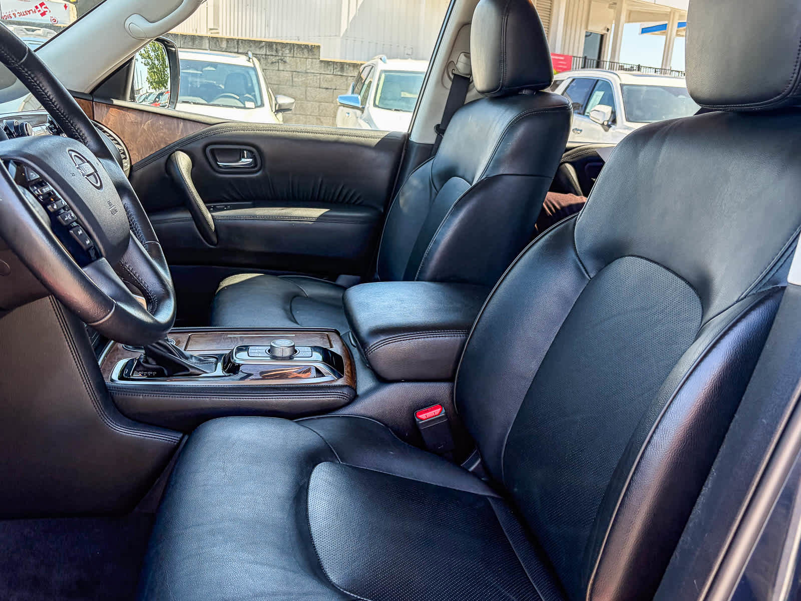 Used 2022 Nissan Armada SL w/ Captain's Chairs Package AWD/4WD image 15