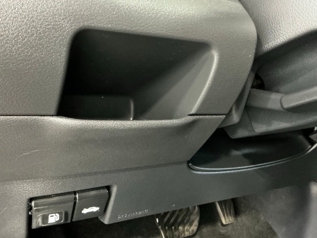 Used 2020 Nissan Kicks SV w/ Exterior Package image 29