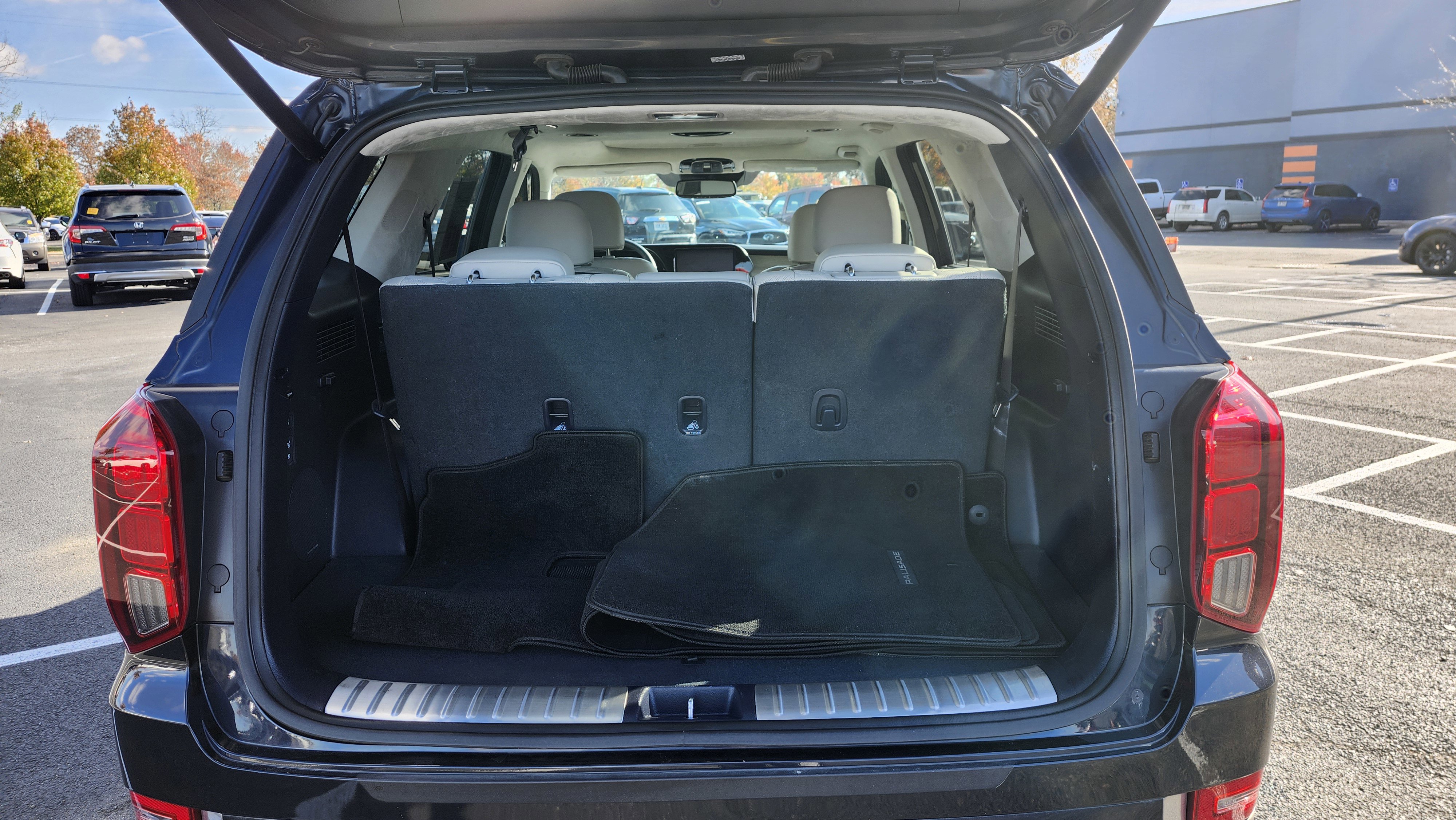 Used 2022 Hyundai Palisade Calligraphy image 21
