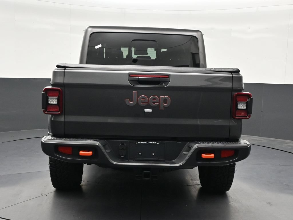 Used 2025 Jeep Gladiator Mojave w/ Convenience Group AWD/4WD image 4
