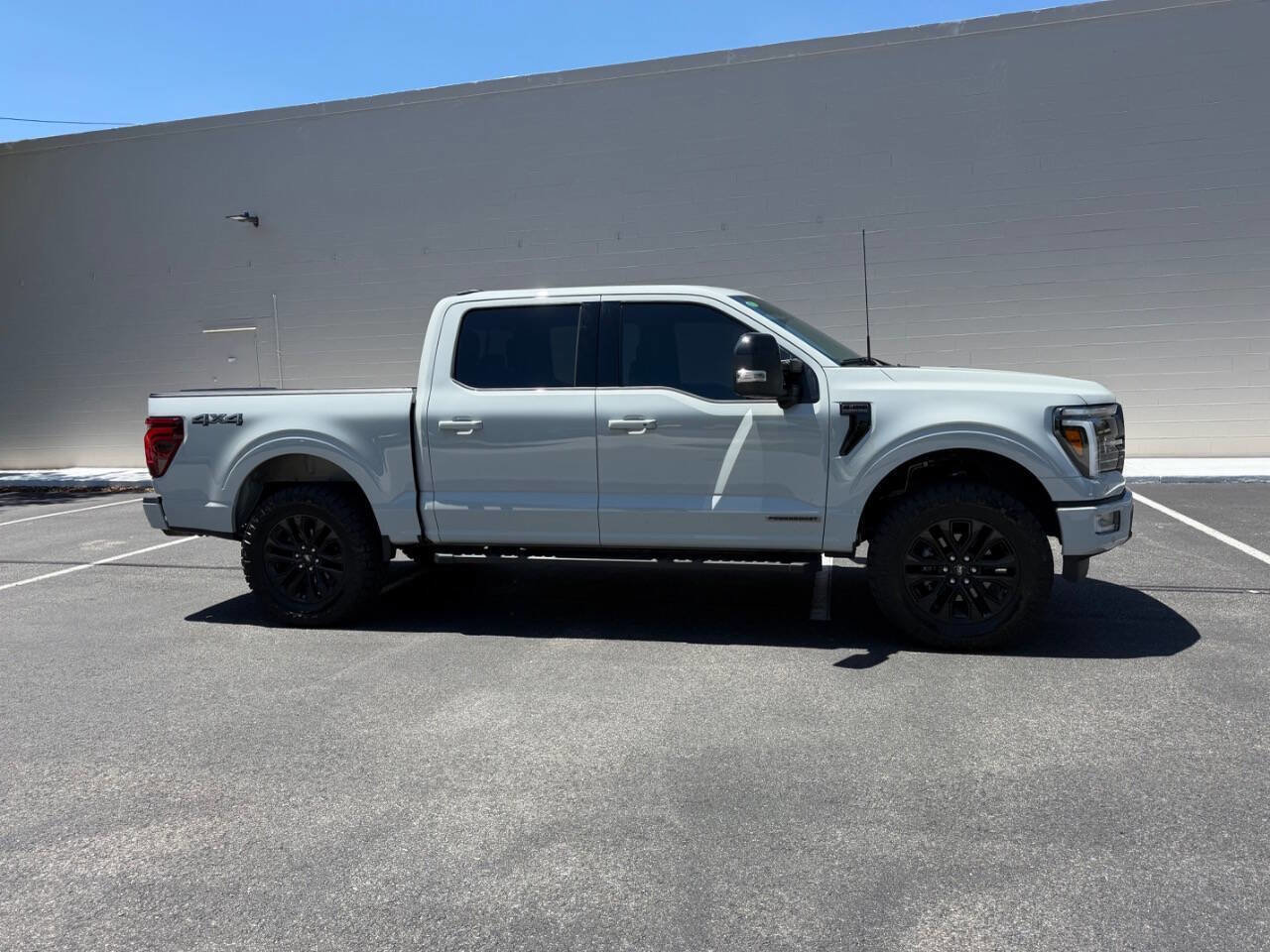 Used 2024 Ford F150 Lariat AWD/4WD image 2
