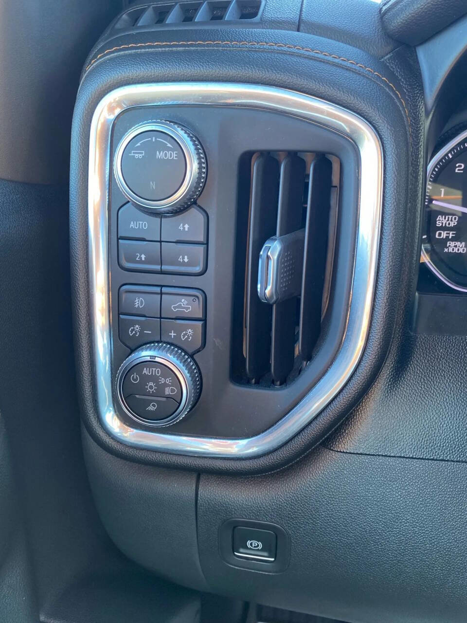 Used 2021 GMC Sierra 1500 AT4 image 17