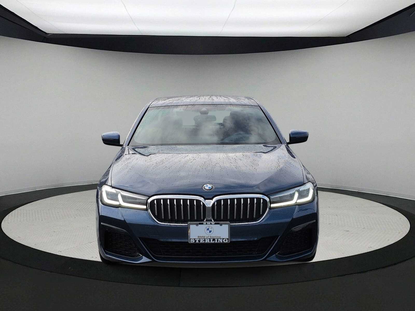 Used 2022 BMW 530i xDrive w/ M Sport Package AWD/4WD image 3