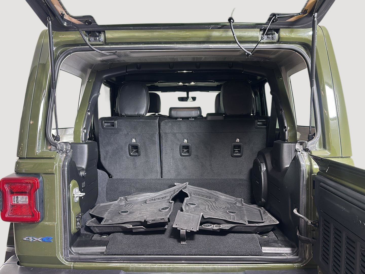 Used 2023 Jeep Wrangler Sahara w/ Cold Weather Group image 20