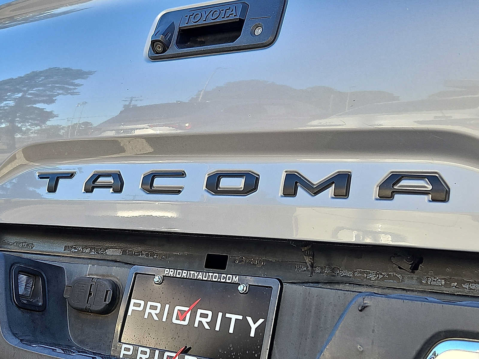 Used 2017 Toyota Tacoma SR5 w/ Tow Package AWD/4WD image 31