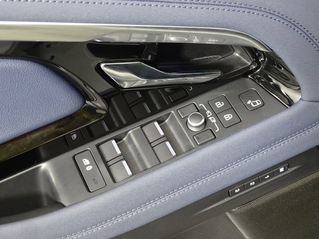 Used 2021 Land Rover Range Rover Evoque R-Dynamic S image 18