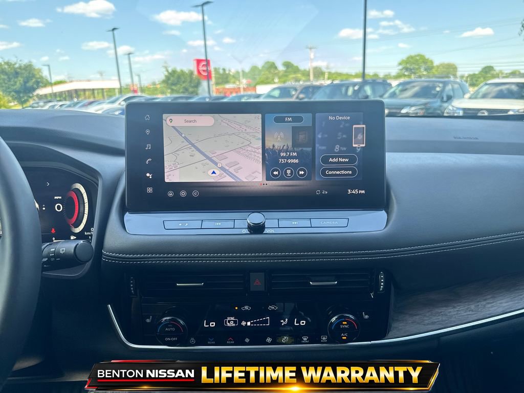Used 2025 Nissan Rogue Platinum w/ Platinum Premium Package FWD image 17