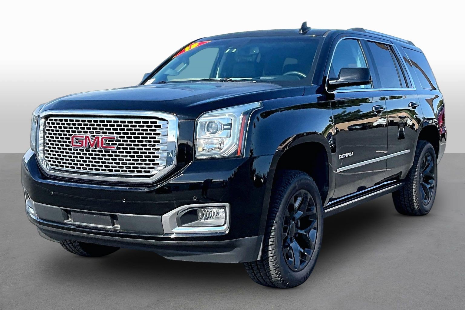 Used 2015 GMC Yukon Denali w/ Premium Package AWD/4WD image 1
