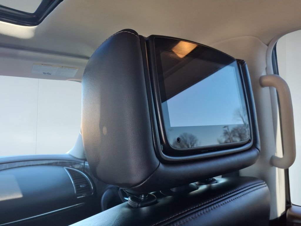 Used 2023 Nissan Armada Platinum w/ Captain's Chairs Package image 31