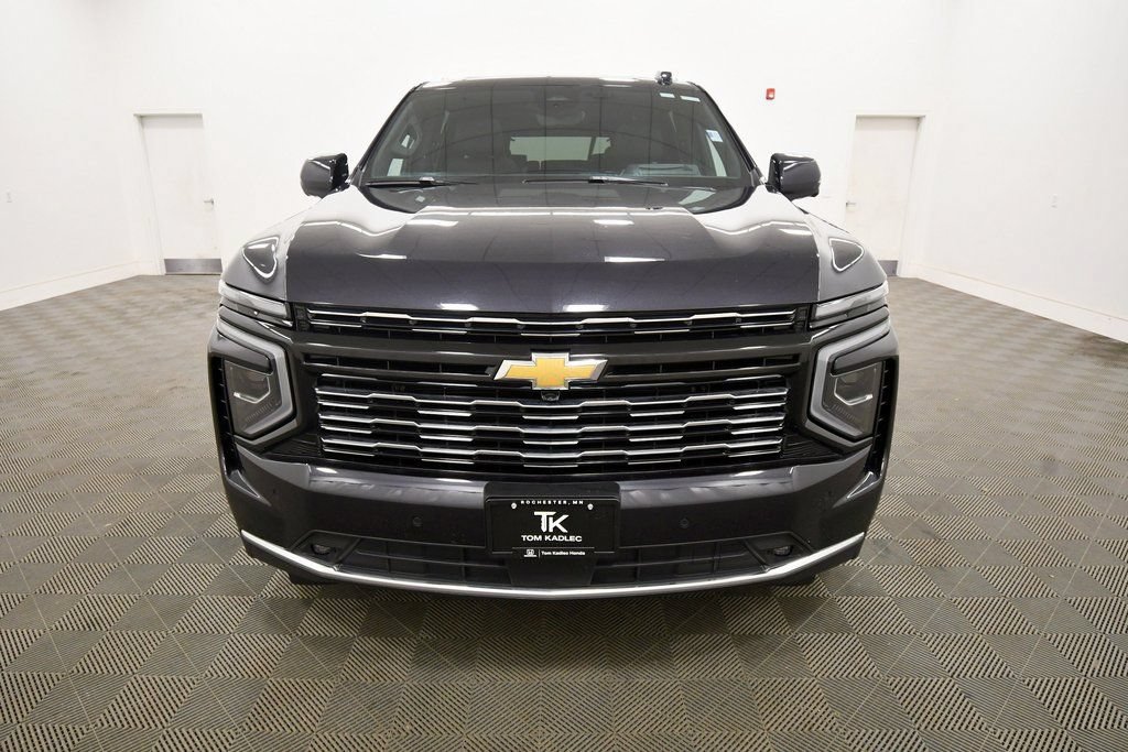 Used 2025 Chevrolet Suburban High Country w/ Sun And Tow Package AWD/4WD image 11