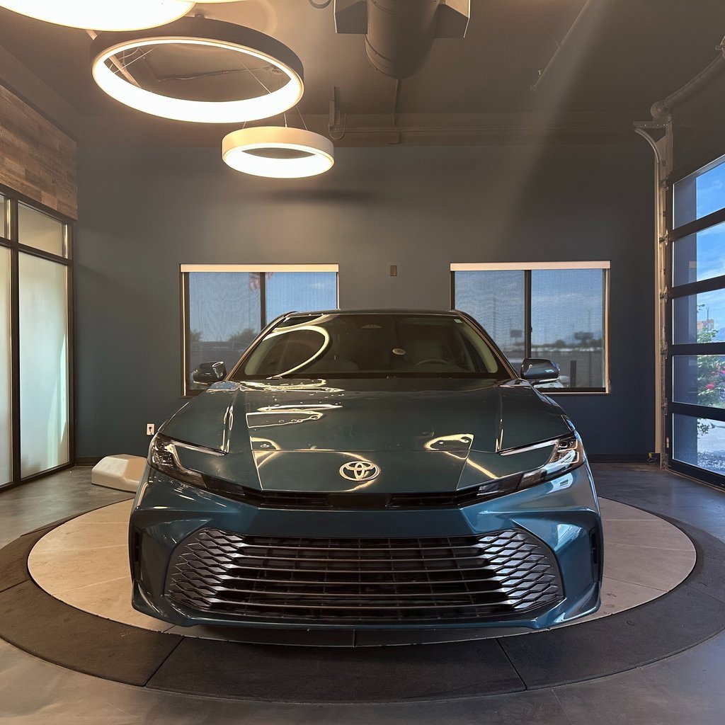 Used 2025 Toyota Camry XLE image 8
