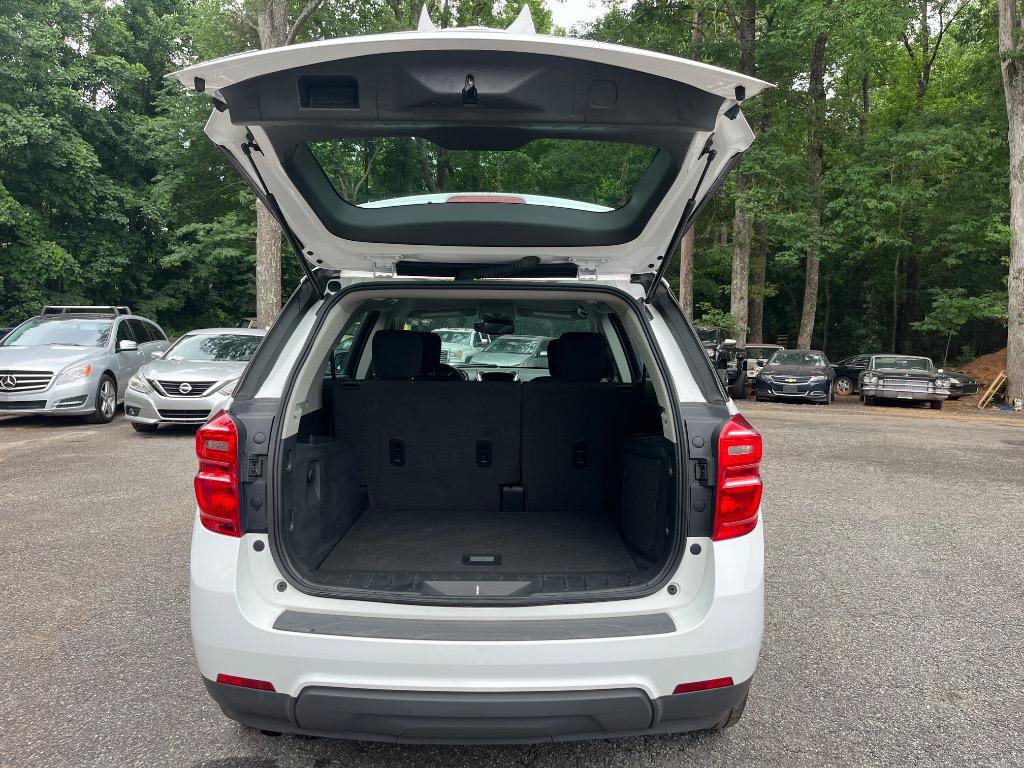 Used 2017 Chevrolet Equinox LS FWD image 24