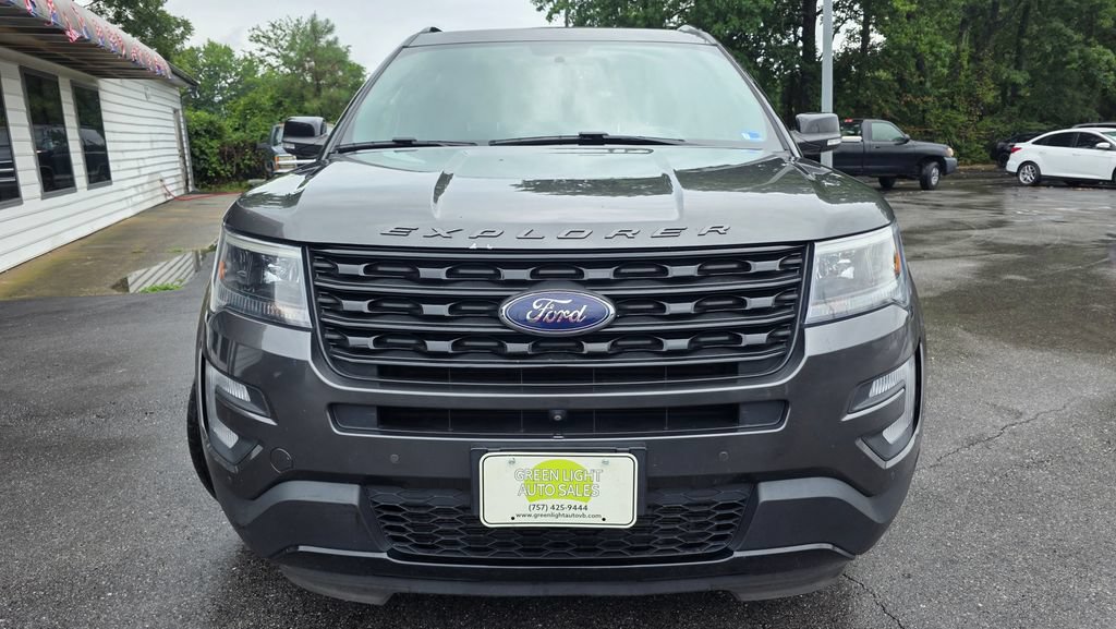 Used 2017 Ford Explorer Sport w/ Equipment Group 401A AWD/4WD image 2