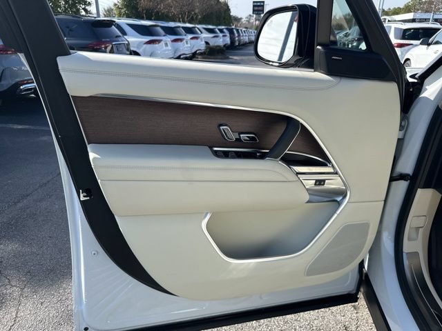 Used 2025 Land Rover Range Rover SE AWD/4WD image 22