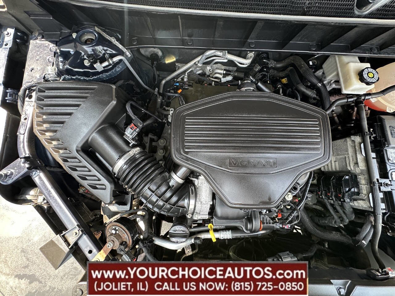 Used 2017 GMC Acadia SLE image 32