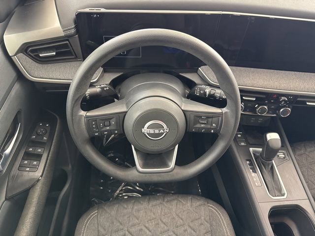 Used 2025 Nissan Kicks SV image 29