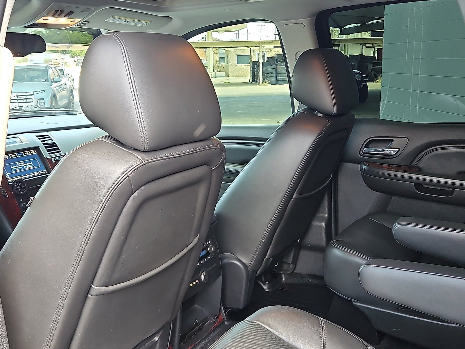 Used 2014 Cadillac Escalade Luxury RWD image 9