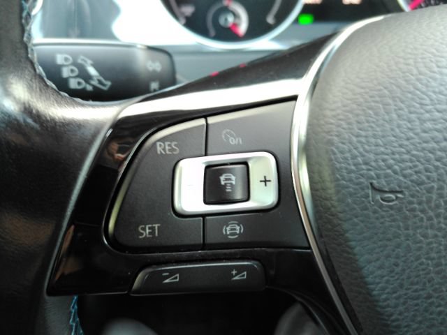 Used 2019 Volkswagen e-Golf SE w/ Driver Assistance Package FWD image 35