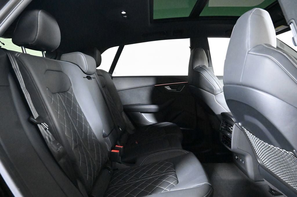 Used 2023 Audi SQ8 Premium Plus w/ Executive Package AWD/4WD image 17