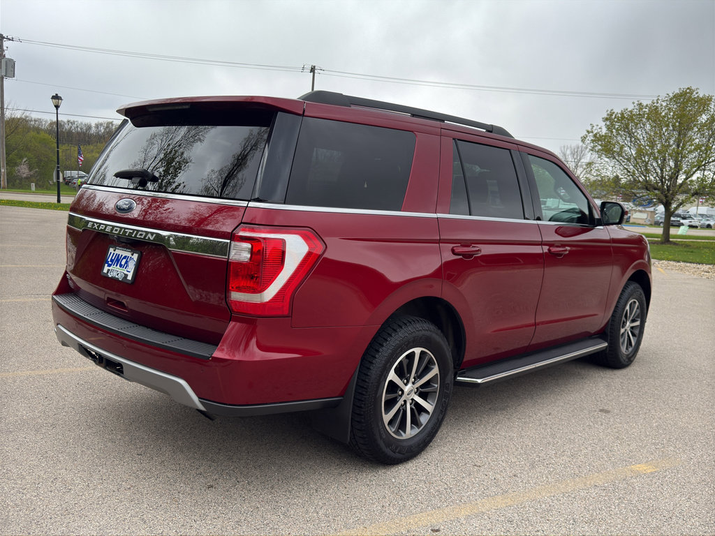 Used 2019 Ford Expedition XLT w/ Equipment Group 202A AWD/4WD image 9