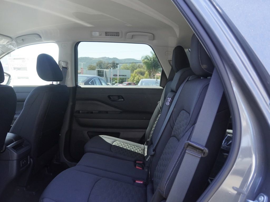 New 2026 Nissan Pathfinder SV image 17