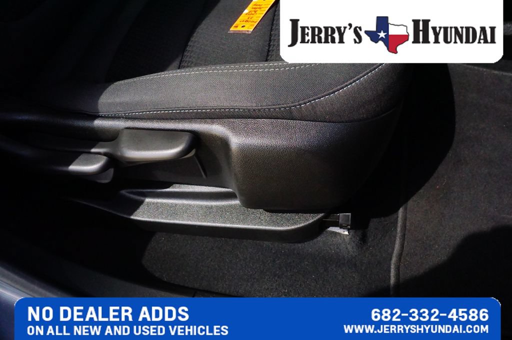 Used 2023 Chevrolet Bolt LT FWD image 23