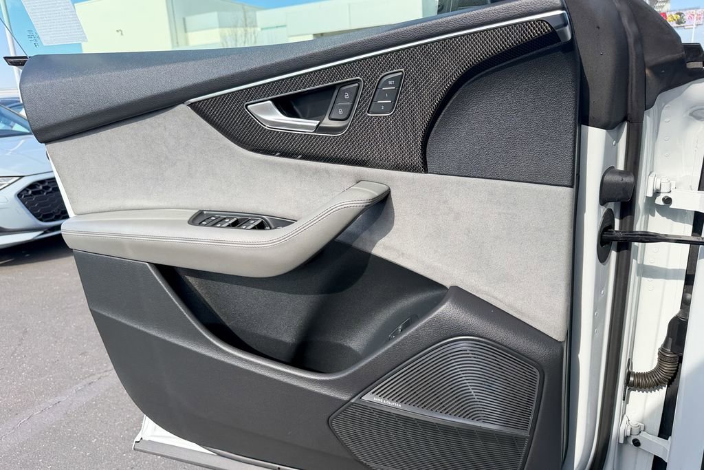 Used 2023 Audi SQ8 Prestige w/ Prestige Package image 14