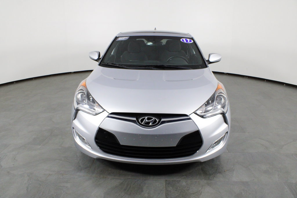 Used 2017 Hyundai Veloster Value Edition w/ Graphic Package (Lower Body) FWD image 11