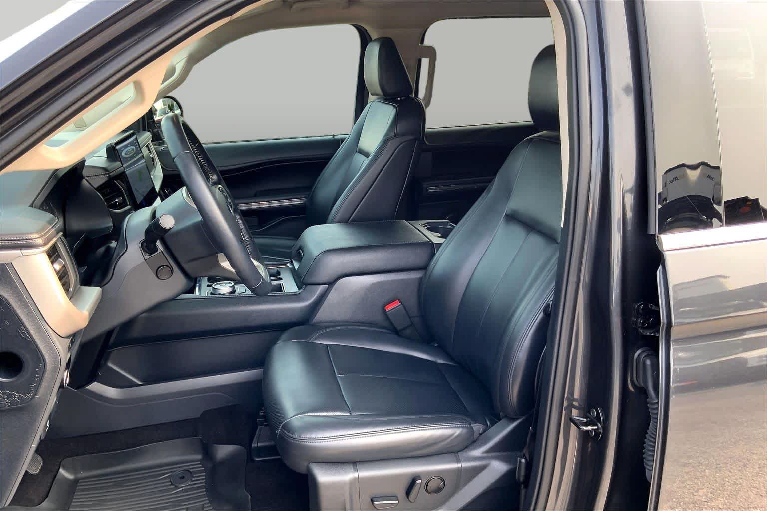 Used 2023 Ford Expedition XLT RWD image 8