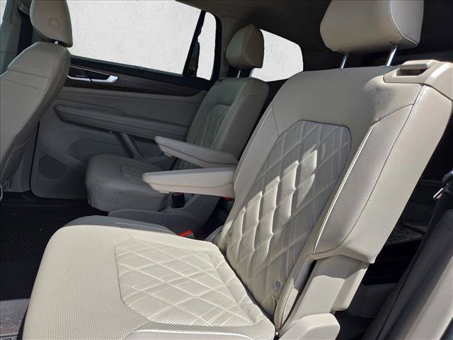 Used 2024 Volkswagen Atlas SEL Premium R-Line AWD/4WD image 24