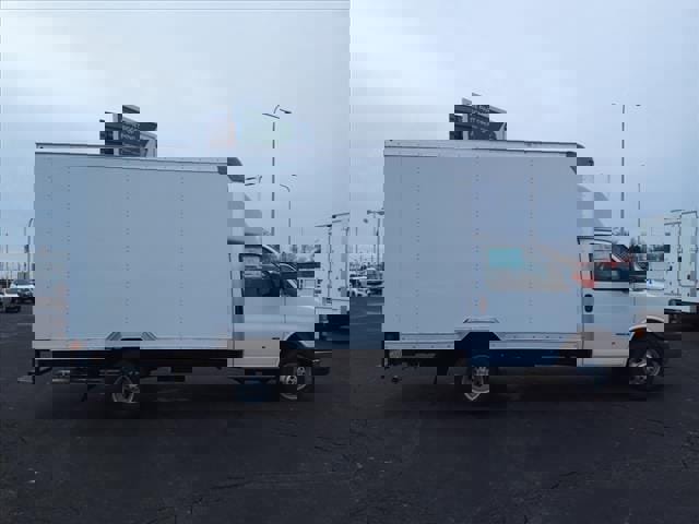 New 2024 Chevrolet Express 4500 w/ Power Convenience Package image 2