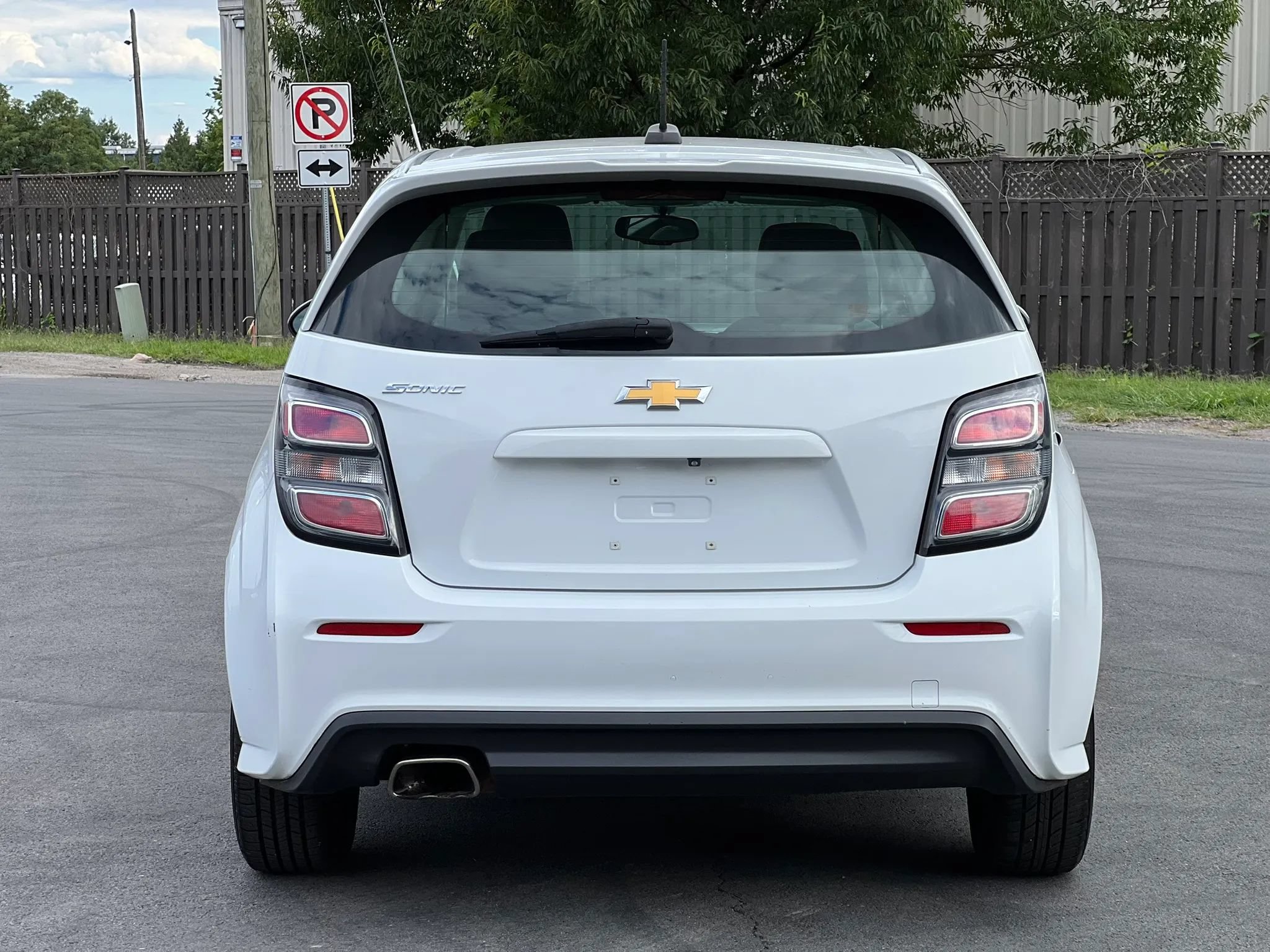 Used 2017 Chevrolet Sonic LT FWD image 4