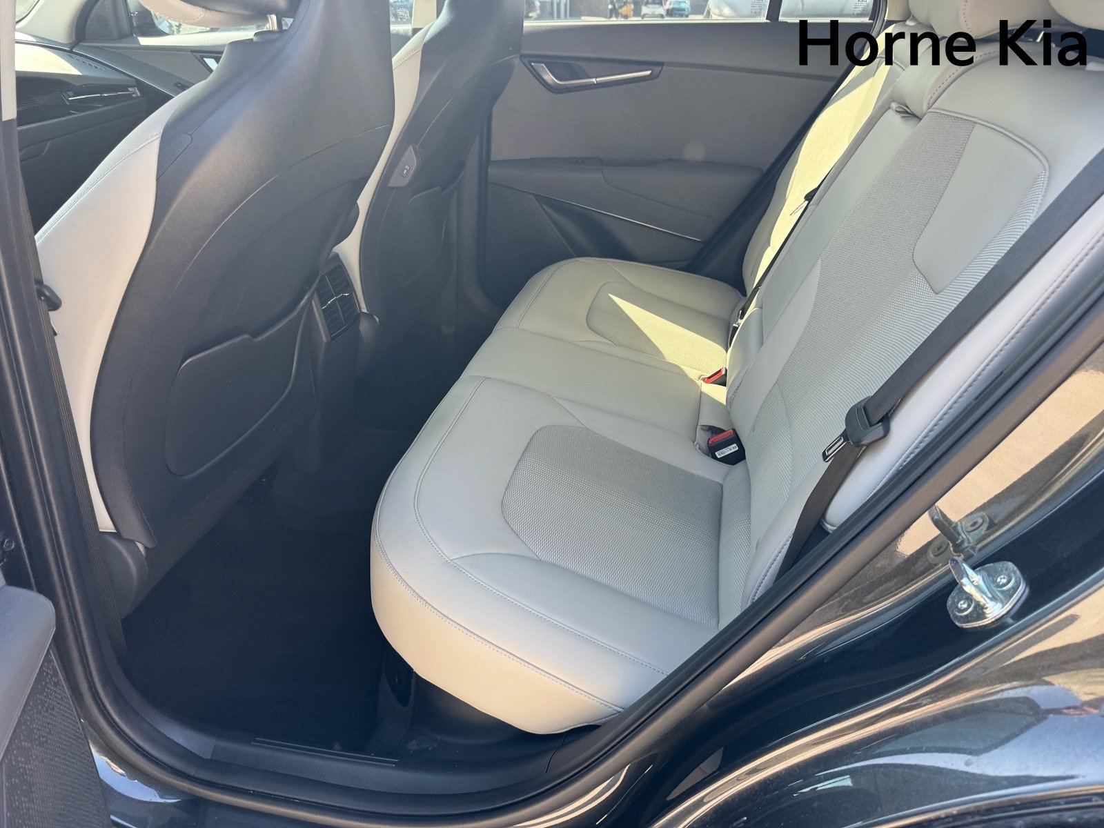 Certified 2024 Kia Niro EX Touring FWD image 13